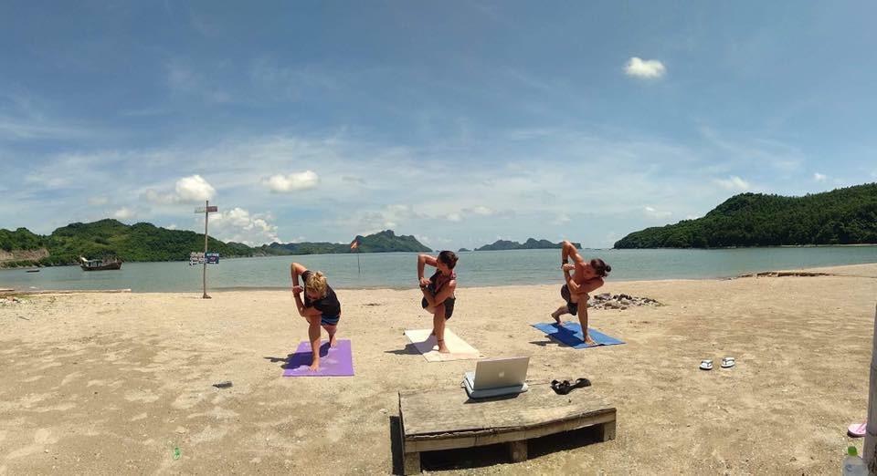 Woodstock Beach Camp Hien Hao Exterior photo